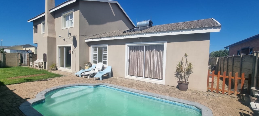 To Let 3 Bedroom Property for Rent in Jeffreys Bay Central Eastern Cape